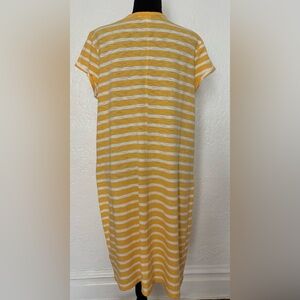 GAP Teeshirt Dress Short Sleeve in Yellow and White Striped Pattern